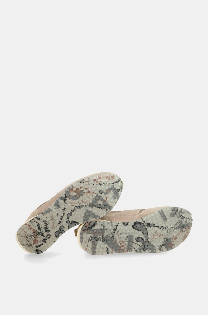 Beige sneakers with multicoloured sole