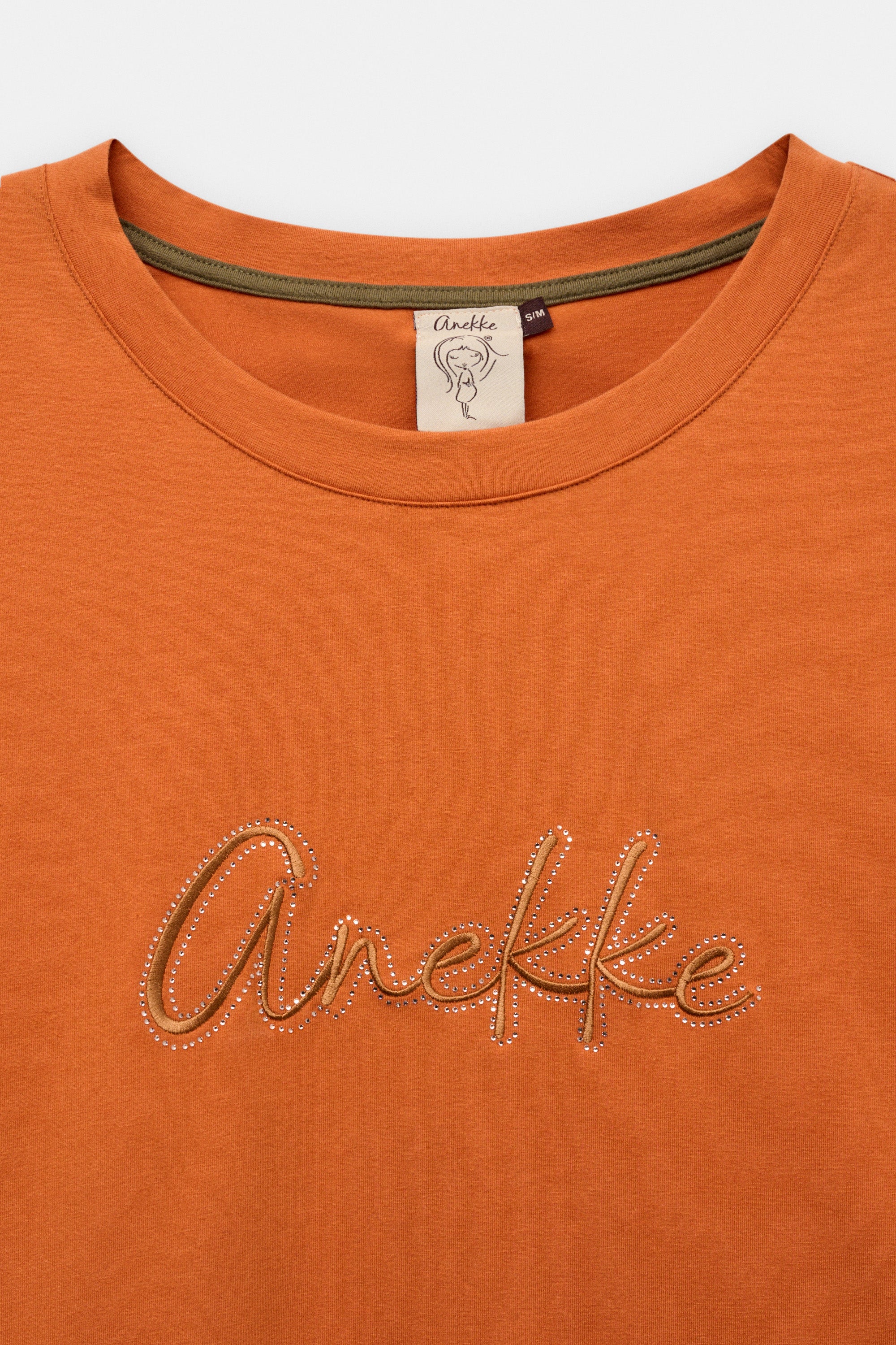 Orange short-sleeve T-shirt