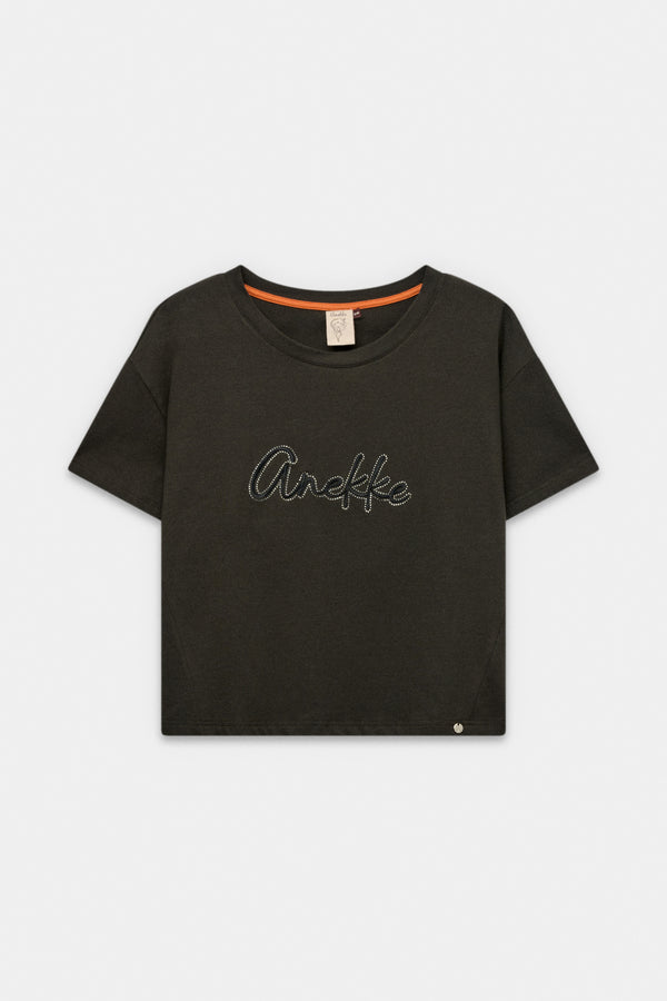 Black short-sleeve T-shirt