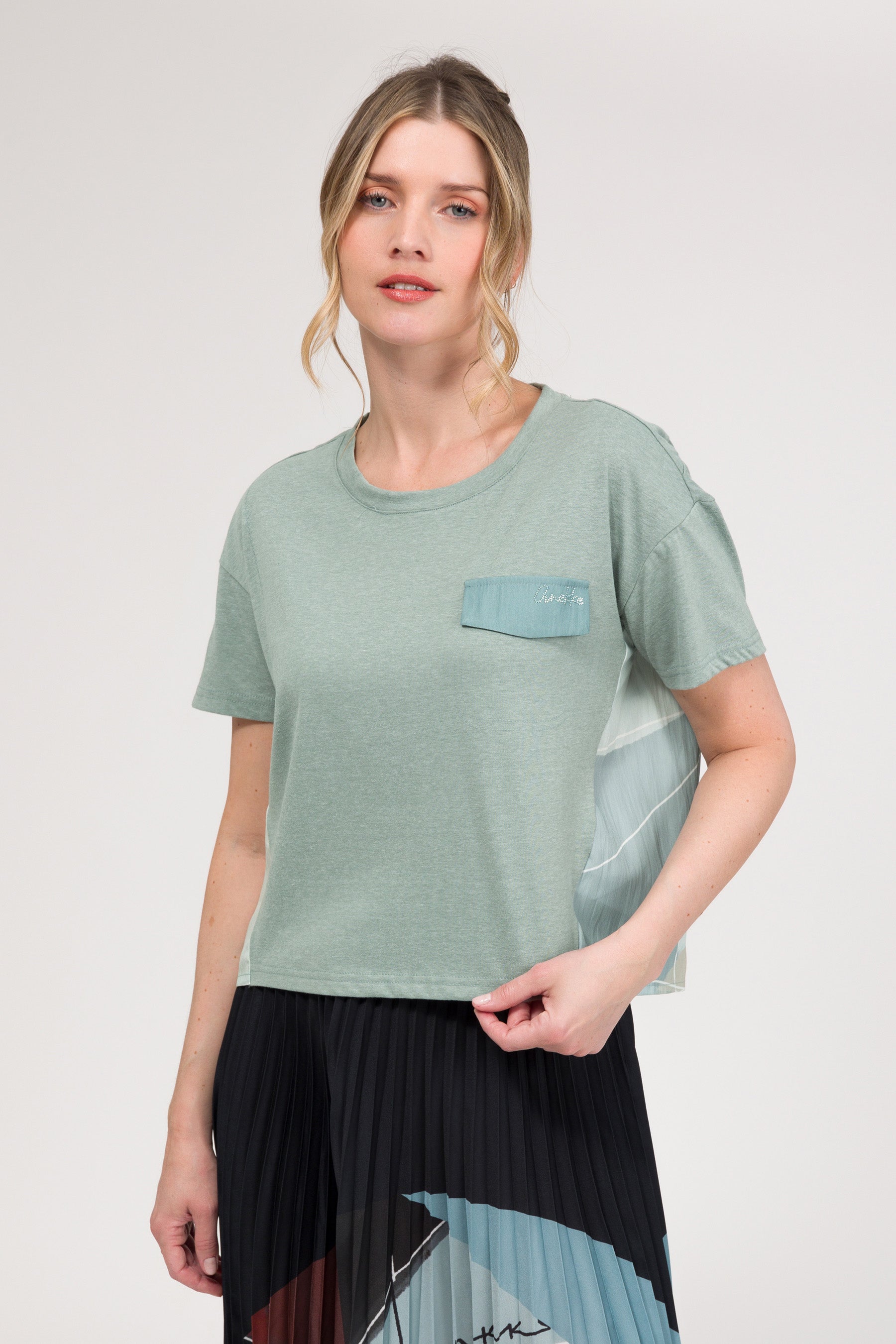Blue short-sleeve T-shirt