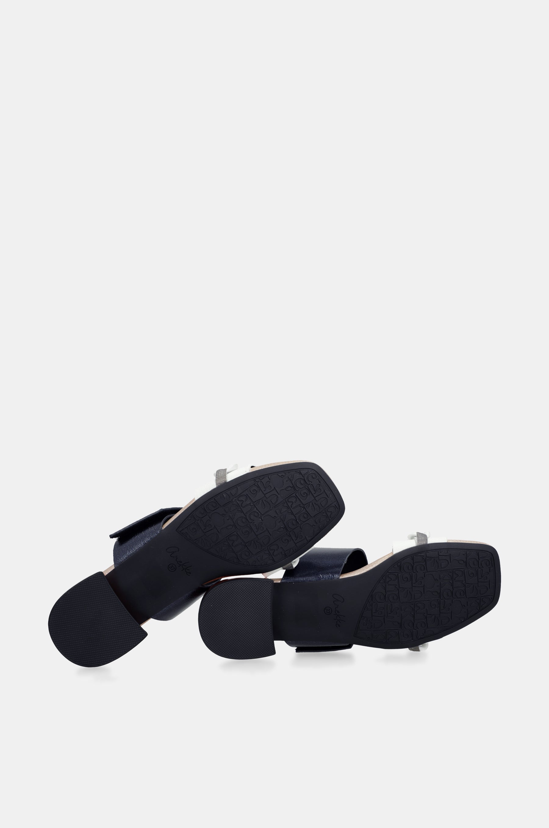 Eikon heeled sandals with chain links