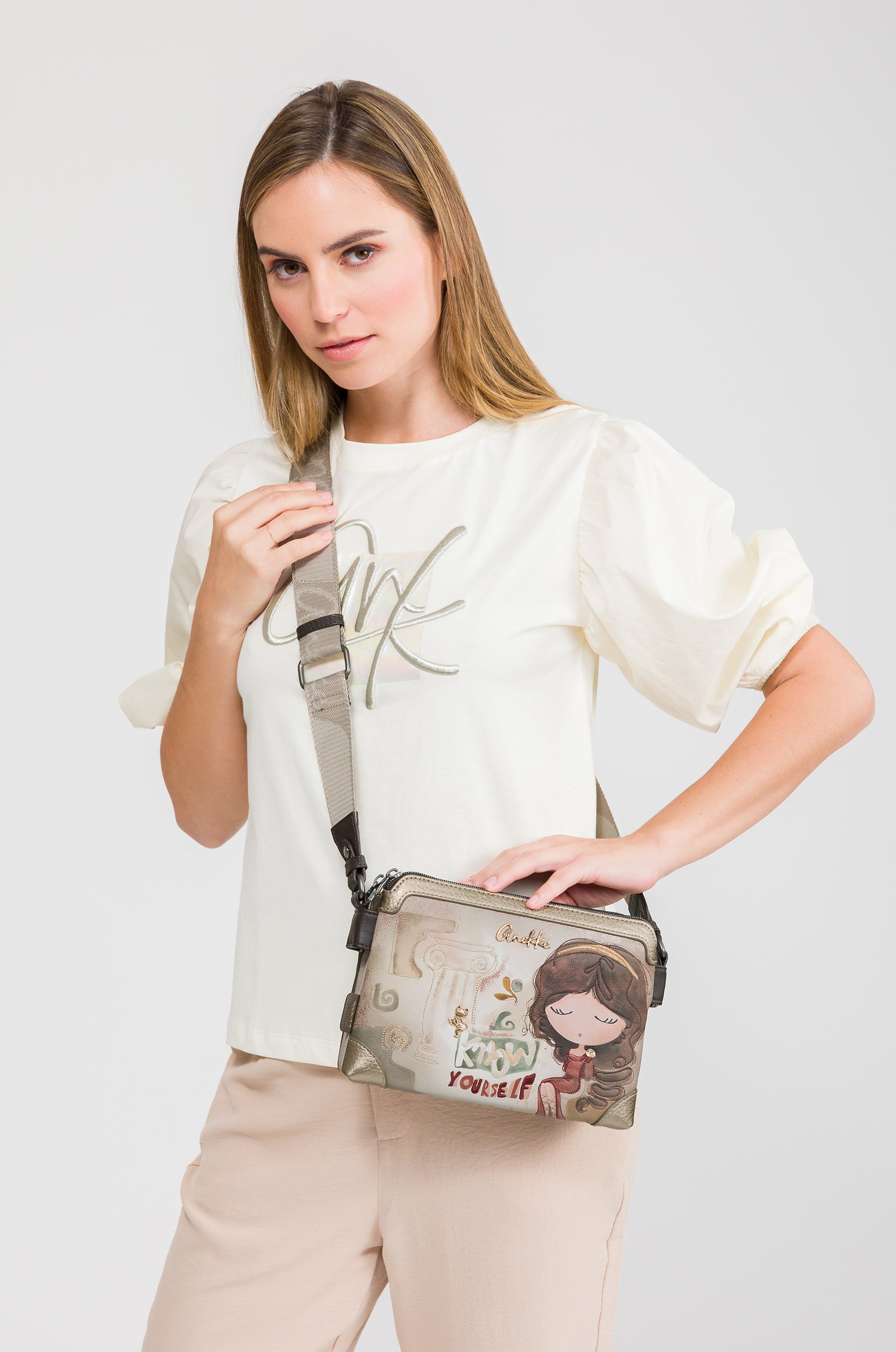 Triple-compartment crossbody bag Muse