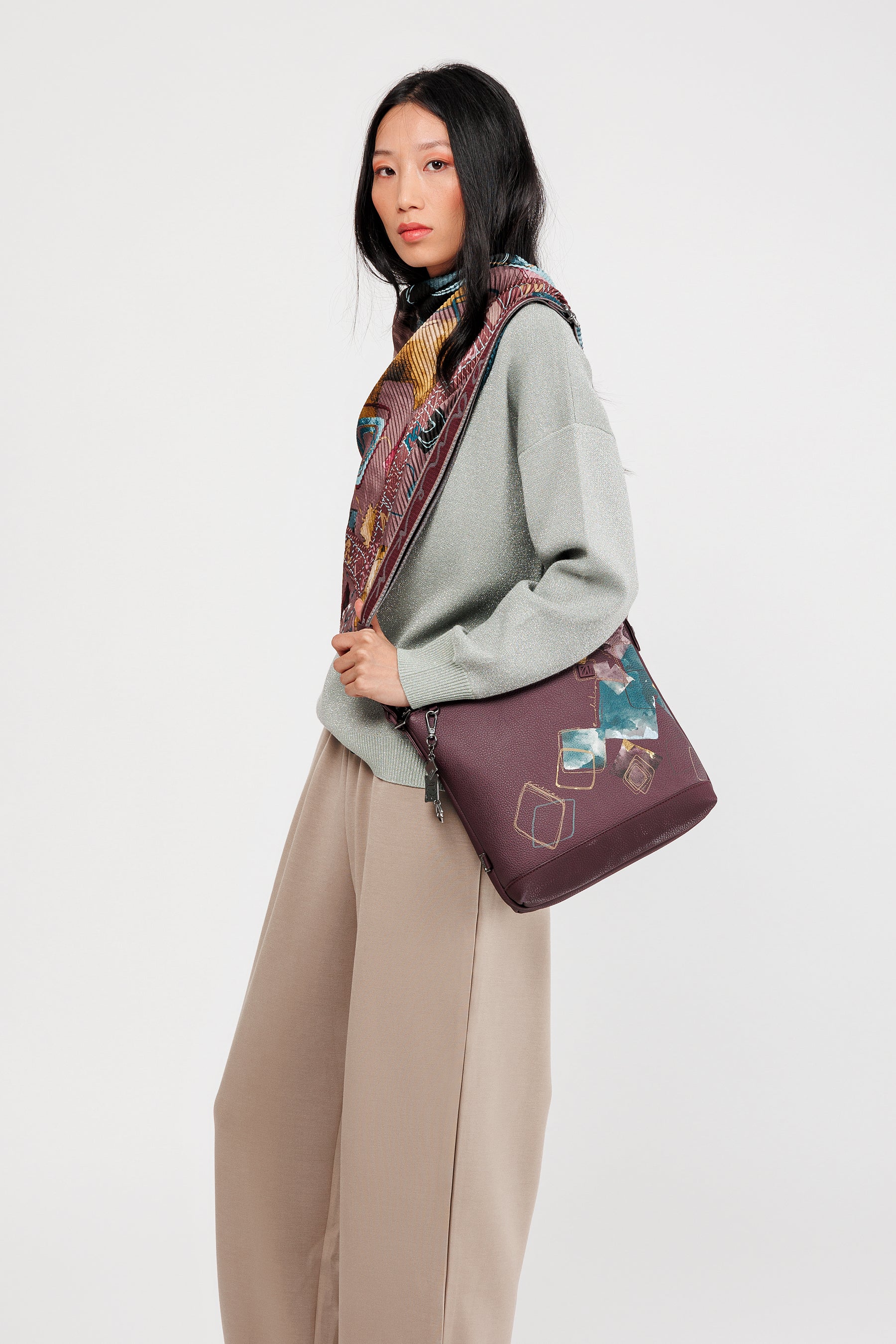 Evolution medium crossbody bag