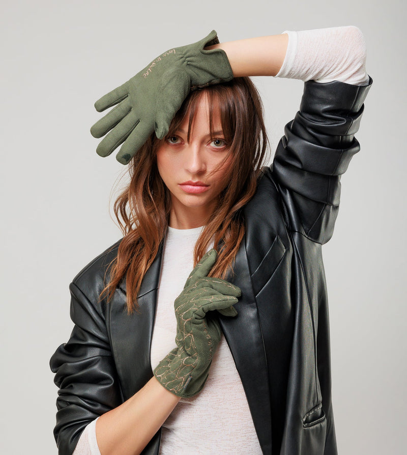 Anekke logo green gloves