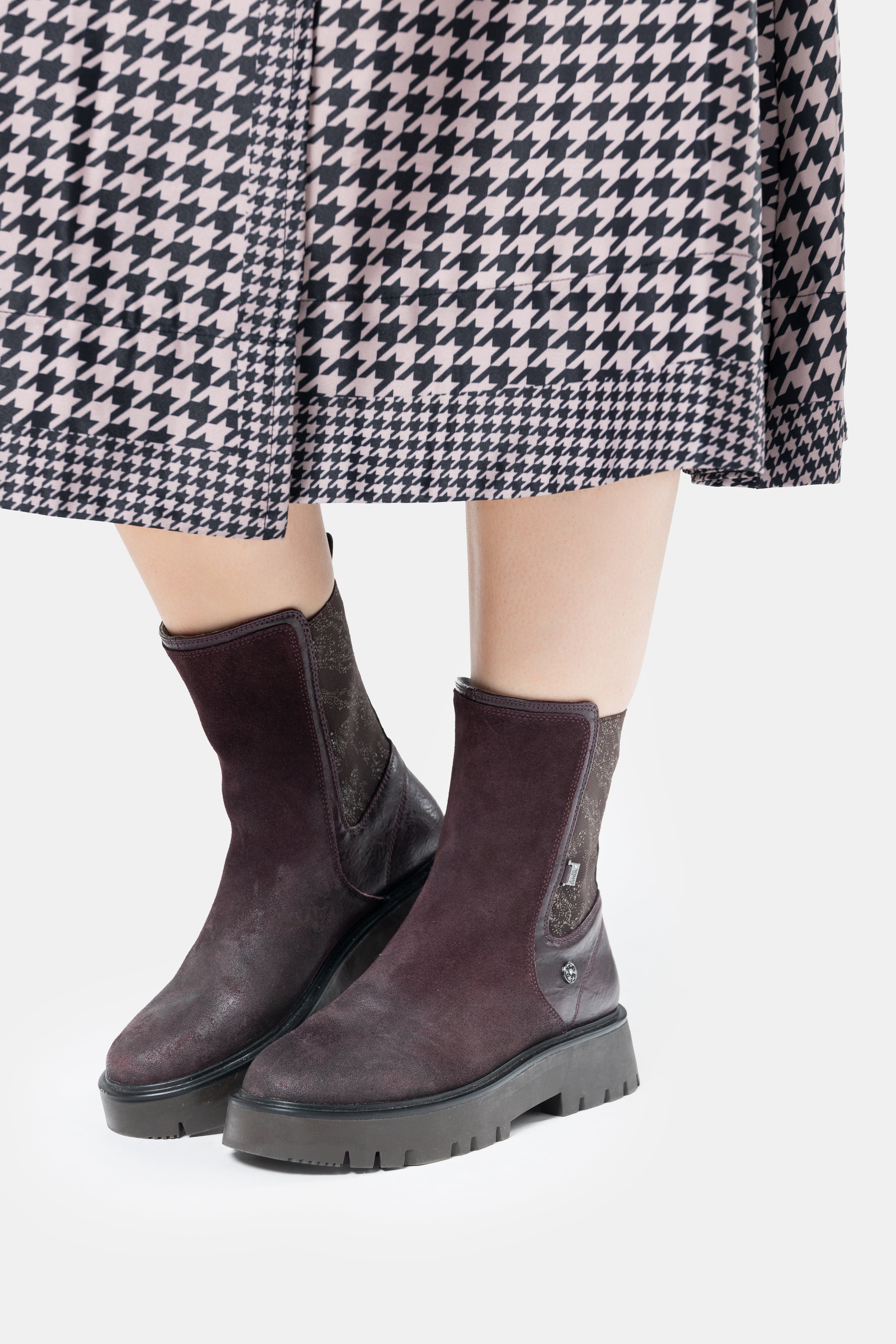 Evolution burgundy boots