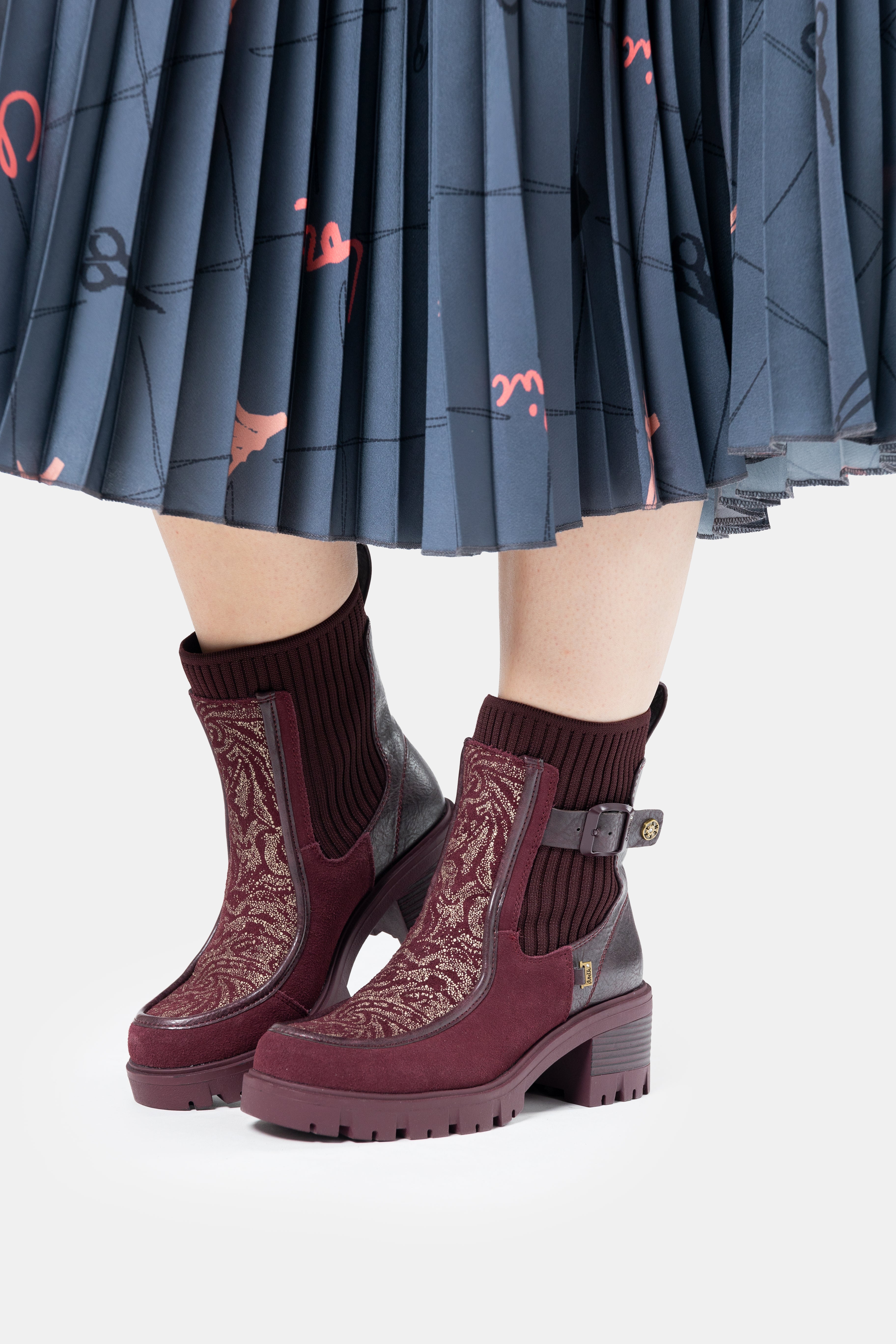 Manifesto burgundy ankle boot