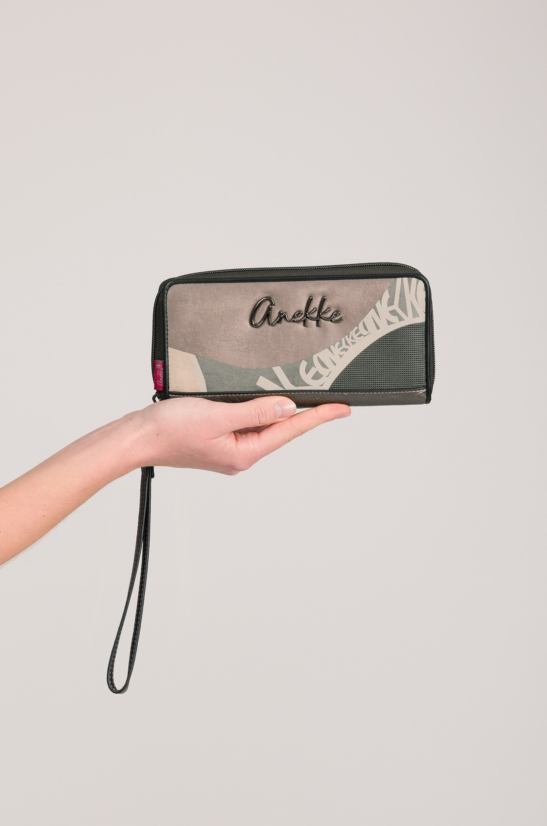 Rigid RFID wallet Khroma