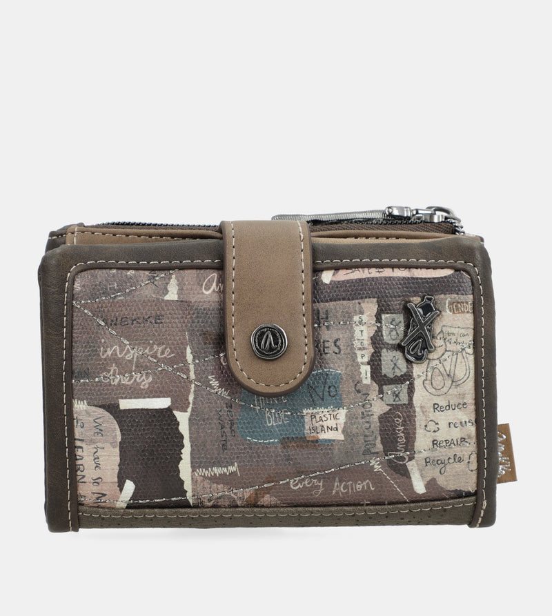 Rune wallet with two closures
