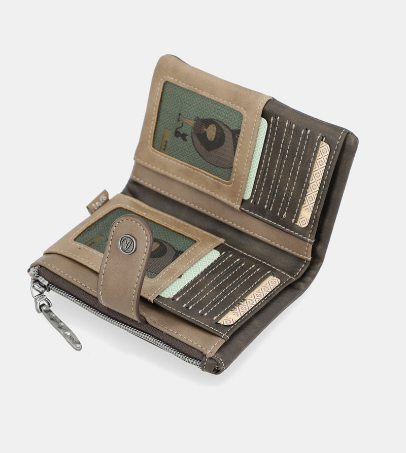Rune wallet with two closures