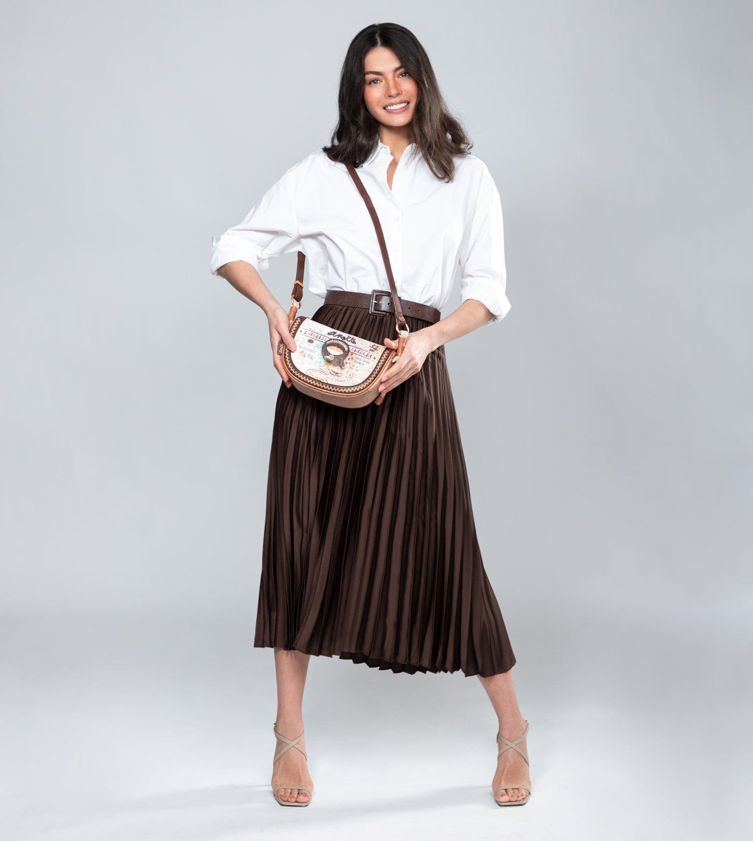 Menire oval crossbody bag