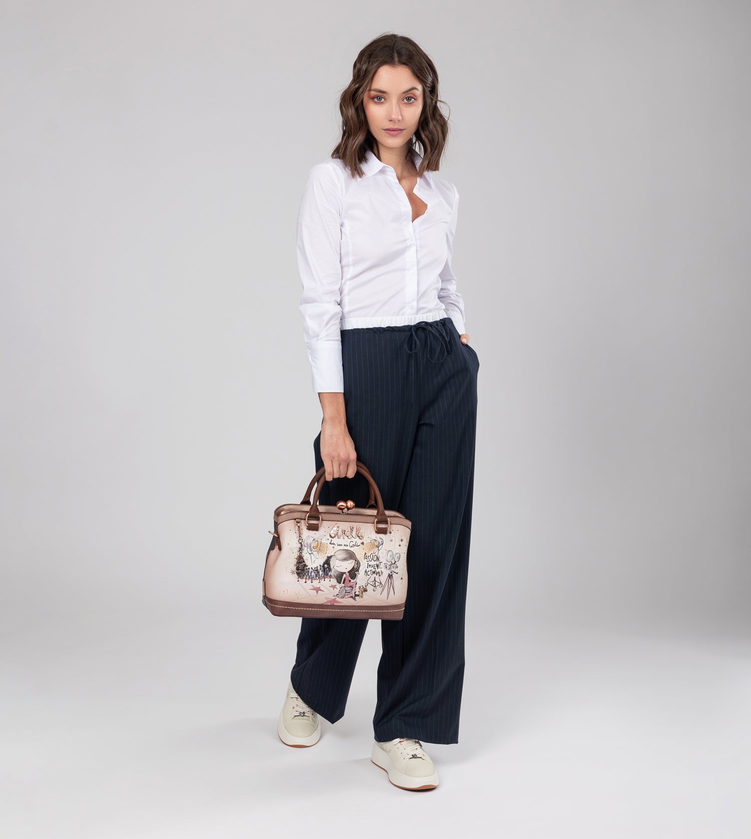 Hollywood kiss clasp bag