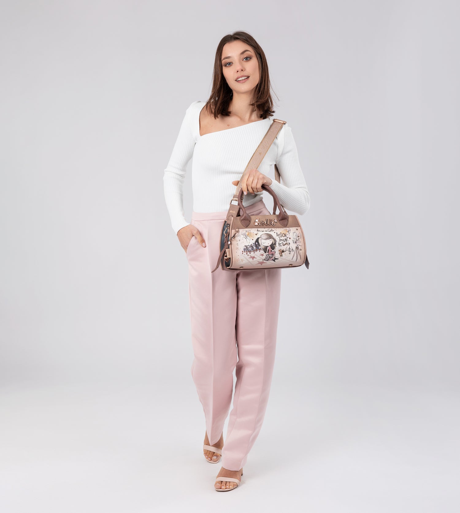 Hollywood doctor bag