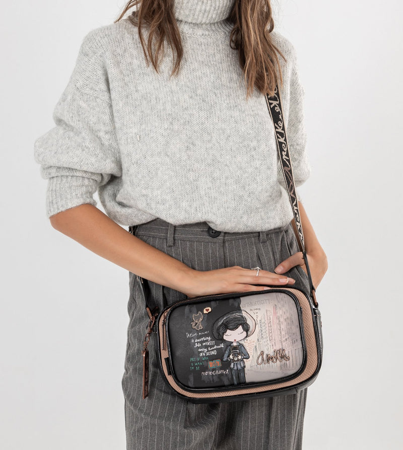 City Moments crossbody bag with a pocket